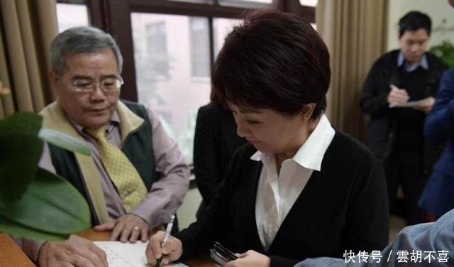 台湾地区六大市长签名字迹大比拼，韩国瑜草书名被认作“龙同冷”