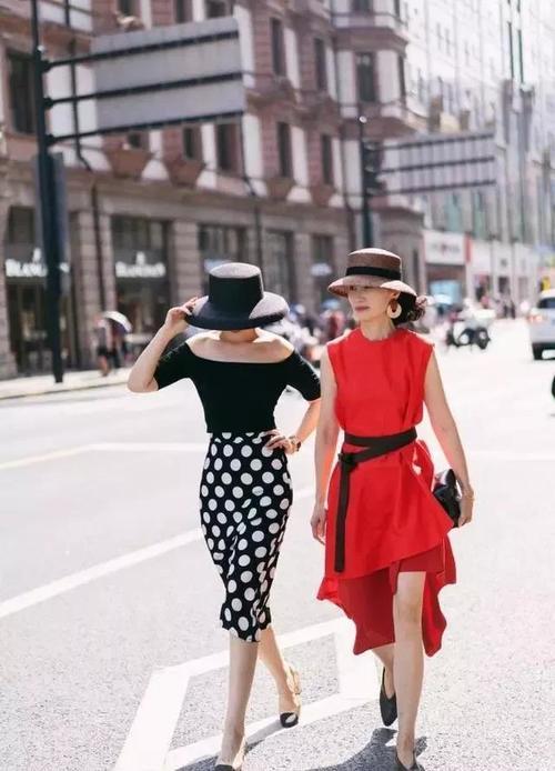 微博上又火了一对母女，简直就是一对姐妹花！