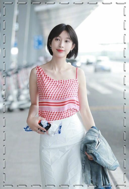 当张俪与韩雪同穿半身裙，网友:终于知道清纯和成熟差距有多大了