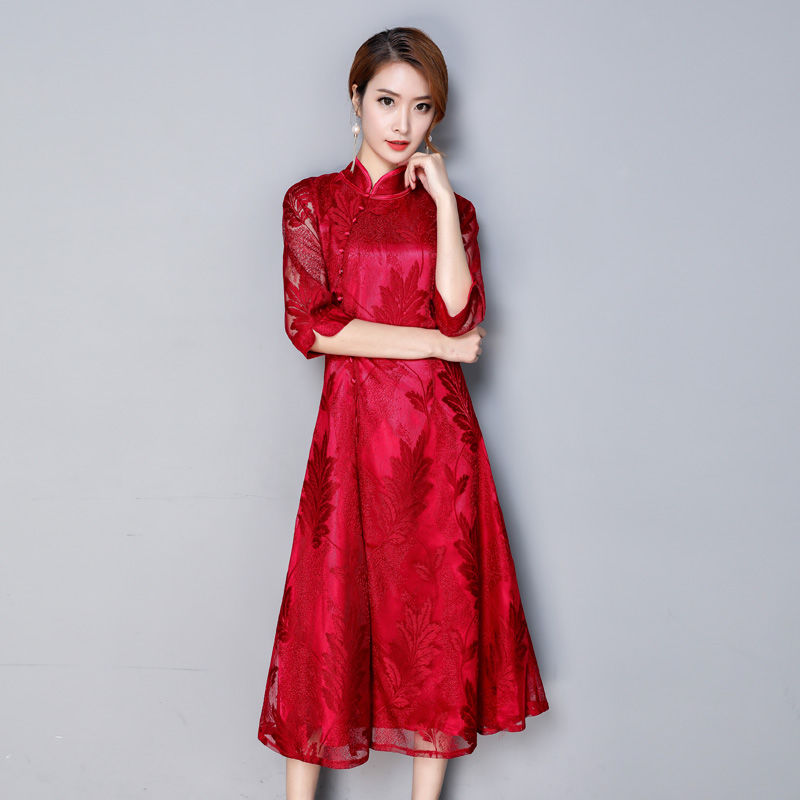 足足等了一月，终于等到这么减龄“秋裙”!70后穿忒嫩美