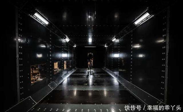 #碟刹#蜂巢坑,不过万Ron推出AeronX碟刹真空封闭轮