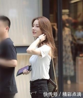  『性感』街拍性感可爱的小姐姐，身材紧致动人，傲人身材不一般