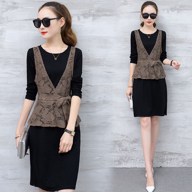 天气将转凉，打底裤扔了吧!40岁老婆换上时髦套装，美的认不出