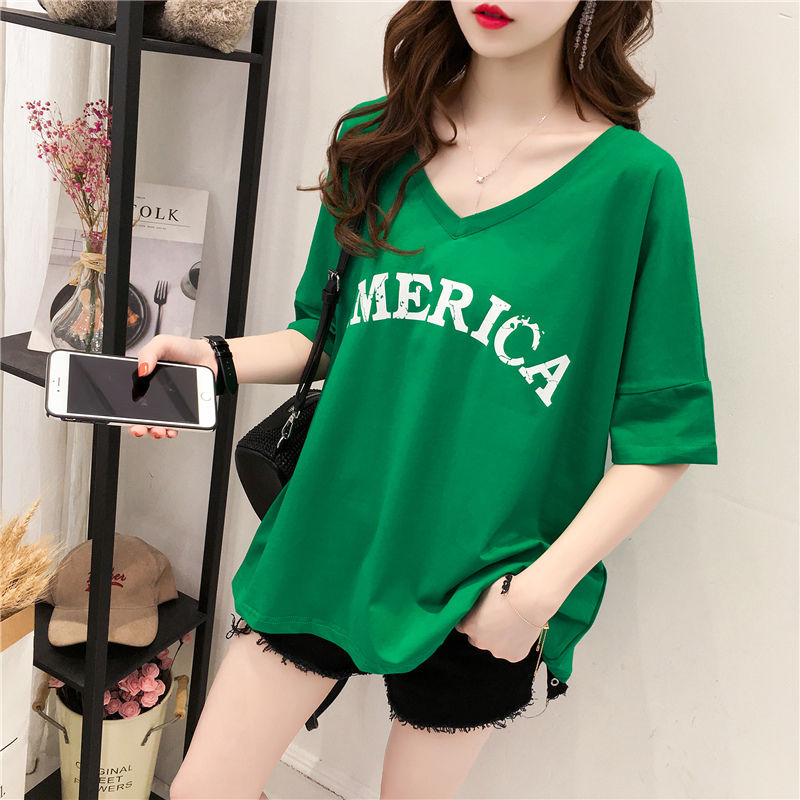 7080后女人真时髦，如今时兴这百搭T恤，老婆一眼就被惊艳了