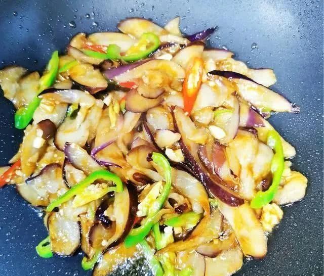 『色香味』红烧茄子,这样做拿肉不换,色香味俱全