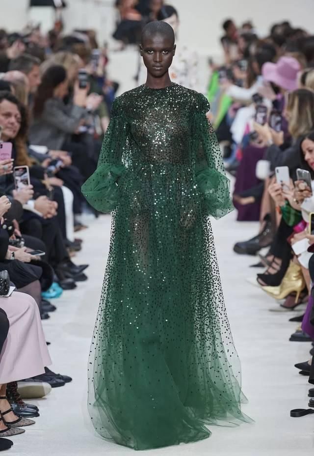  色彩：时装展最靓话题：这8大颜色夫人夫人太炫了，美哭！！