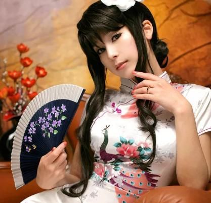 [绅士]看哭了无数老绅士，旗袍Coser露的原来都是“假腿”