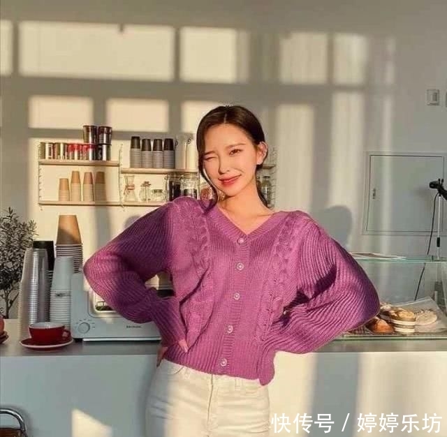 『色彩』别将“奶奶衫”穿出奶奶味!这几种减龄的韩范儿穿搭,甜美又温柔