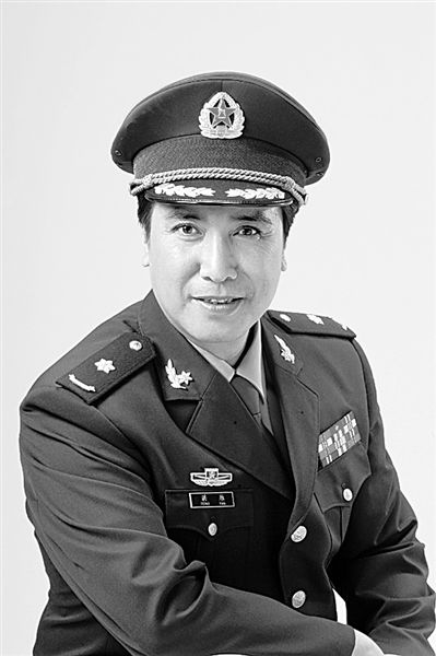 洪雁:舞台上的多面精彩