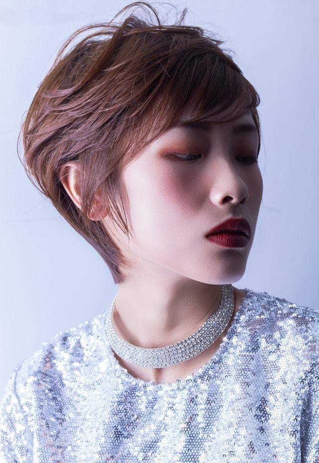  「过年」四五十岁的女人发型别乱剪！过年要“换头”，这四种发型最年轻