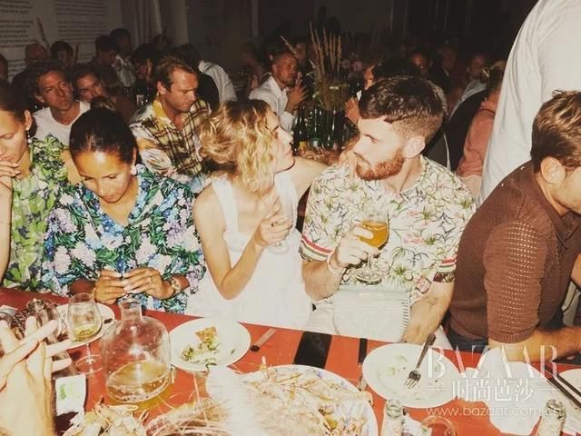 她们的幸福太“刺眼”，说这样的婚礼我一点都不羡慕，你信？