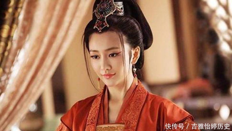  「秀才」才女出上联“一人一碗一口锅”，秀才对出下联，女子羞红脸