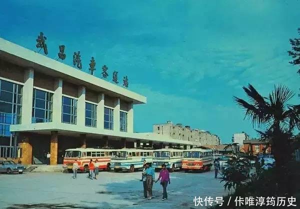  【照片】老照片这是80年代的湖北武汉，这是记忆中的江城