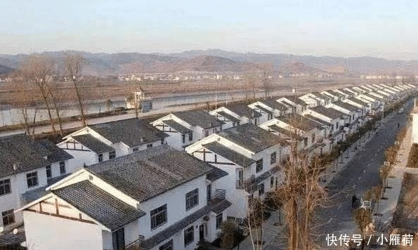  明年@明年起村庄要合并成城镇了? 农民全部搬走吗? 不想搬会被强