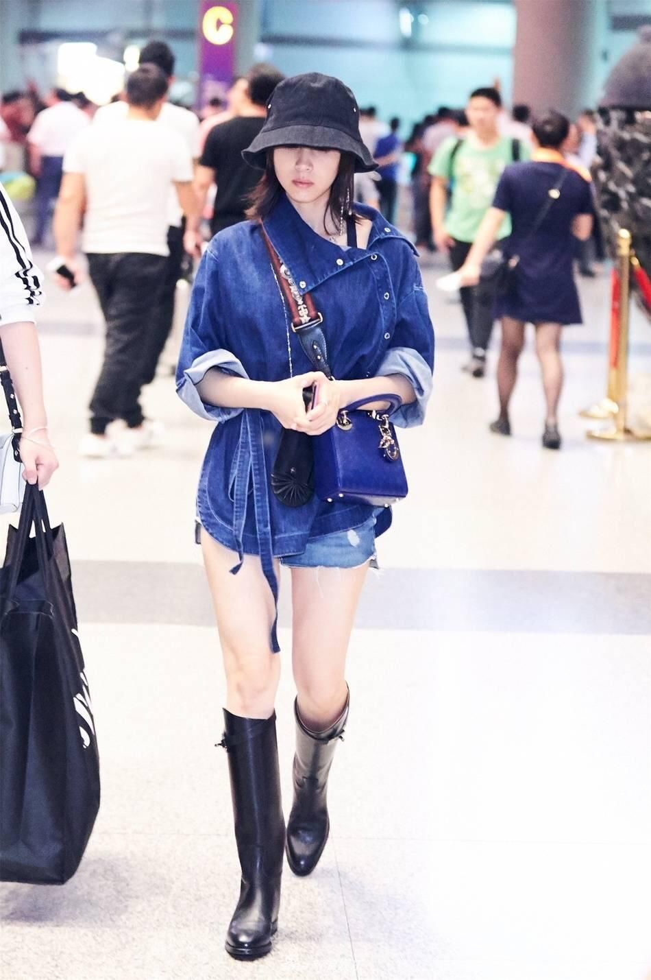 王子文为赶时髦竟然穿了一夏天的皮靴，戚薇穿了一次就热到想脱鞋