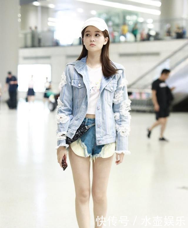 乔欣为显腿长太拼了吧，拼接短裤玩时尚，撞衫刘诗诗却输惨了！