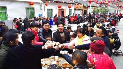  「也就」为什么现在农村买车的人越来越多？因为什么原因？听听