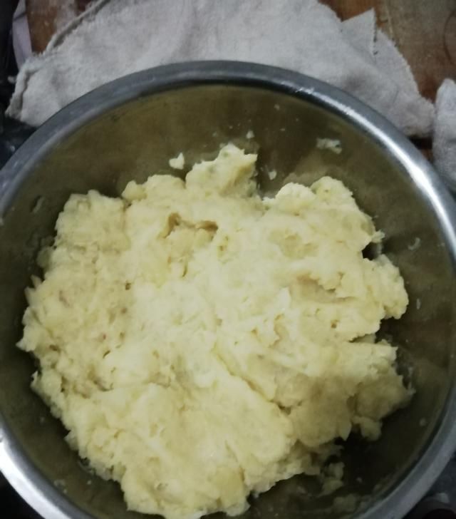  酱汁@好吃的土豆面鱼鱼：配上万能酱汁，味道好极了！