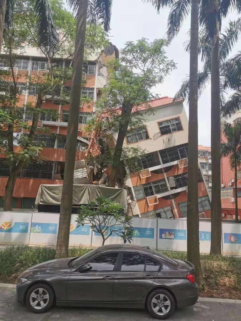  「狂欢」房子塌了，中介和业主为何陷入“狂欢”