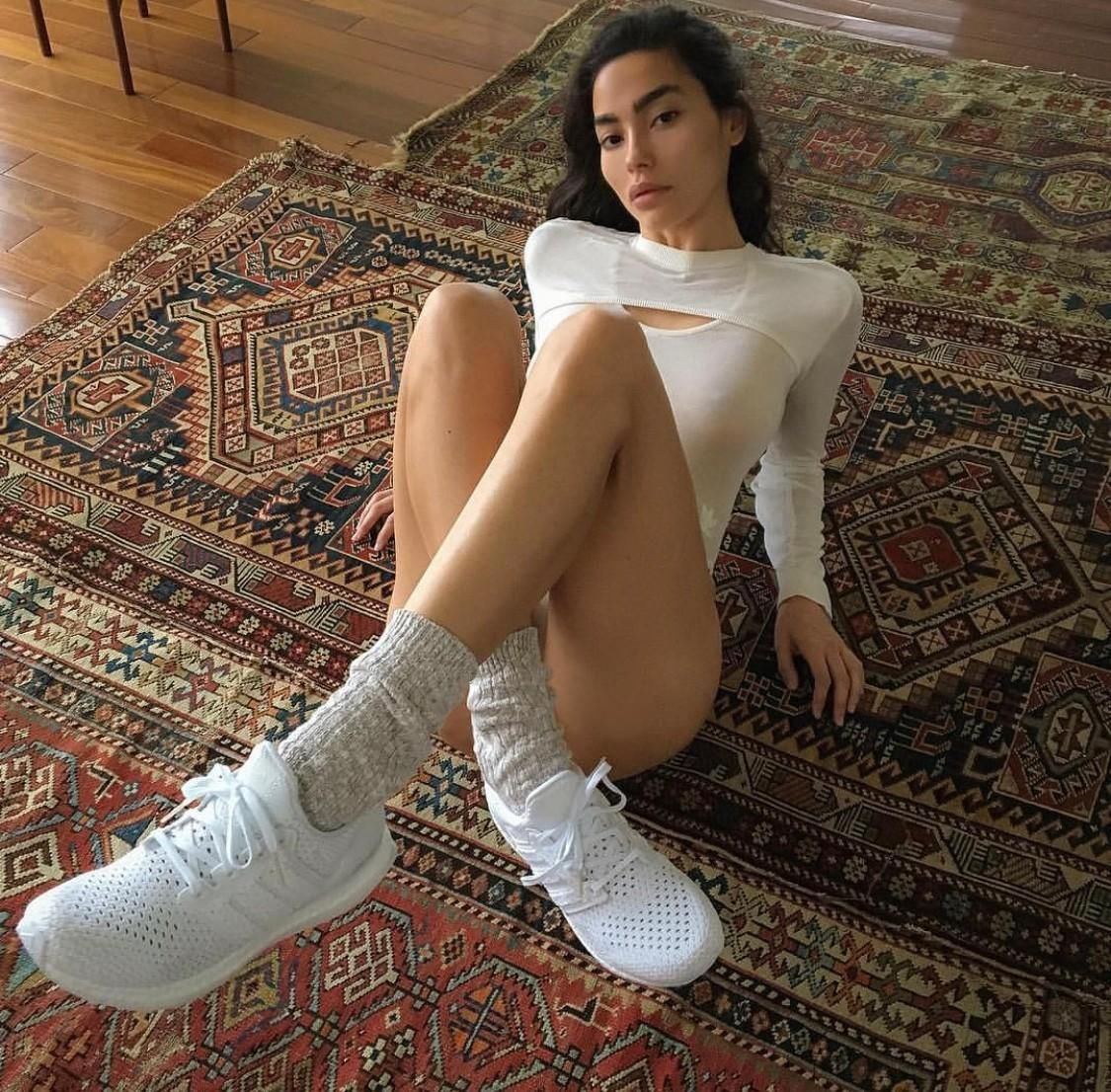 不爱穿Bra和裤子的潮流女神，让人看了就血脉喷张!