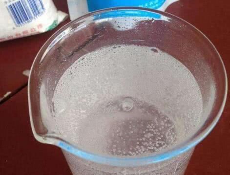  「富贵竹」李大姐养“富贵竹”，滴上“3滴它”，10天根系窜满瓶，叶油绿