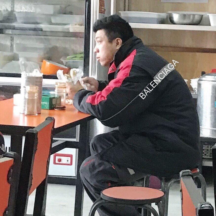 30岁的助理说，和17岁的四字弟弟谈恋爱，绝对不是姐弟恋