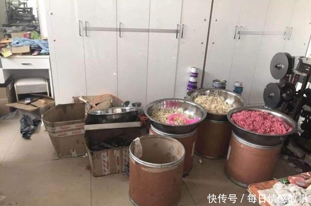 宾馆床头柜有很多一次性用品,别随便用!保洁阿姨好心说出实情