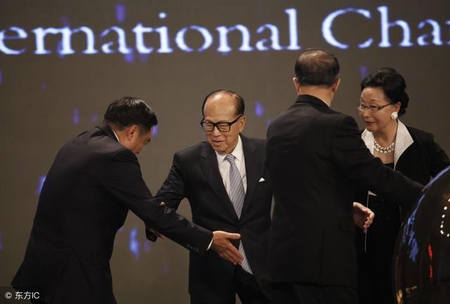李嘉诚:打工一年汗水值几万,这两个行业再2020年将大爆发!