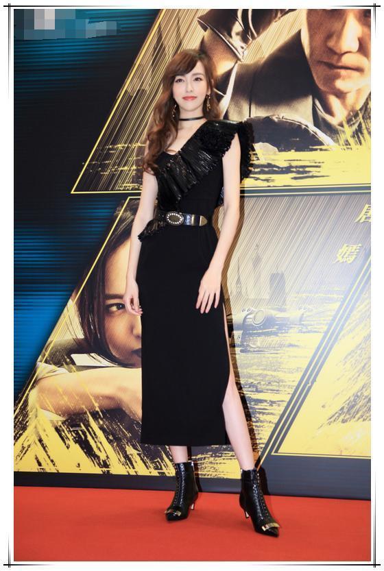 唐嫣可算开窍了！终于懂得把那双火柴腿遮住了！