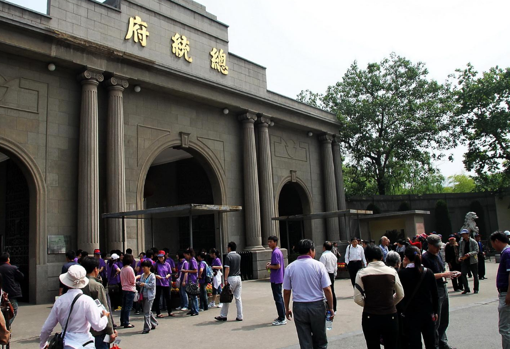 游客投诉南京4A景区门外垃圾遍地,景区回应:不归我们管