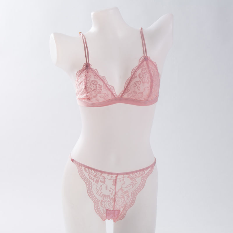 老婆在家穿蕾丝清凉内内，魅力无限满满女人味，简直太诱惑