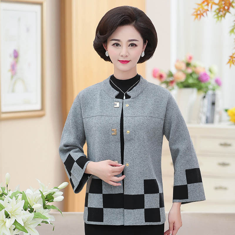 女人越有气质就越年轻漂亮，身上多穿这几件，那绝对美