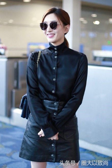 江疏影和迪丽热巴，同穿亮面连衣裙，事业线or大长腿哪个更吸睛？