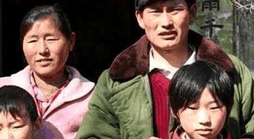 朱之文老婆近照,为拴住丈夫打扮的时尚,大衣哥:像个妖精一样