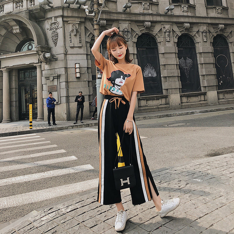 越来越多的女人不穿连衣裙，T恤+阔腿裤，美的走不动路