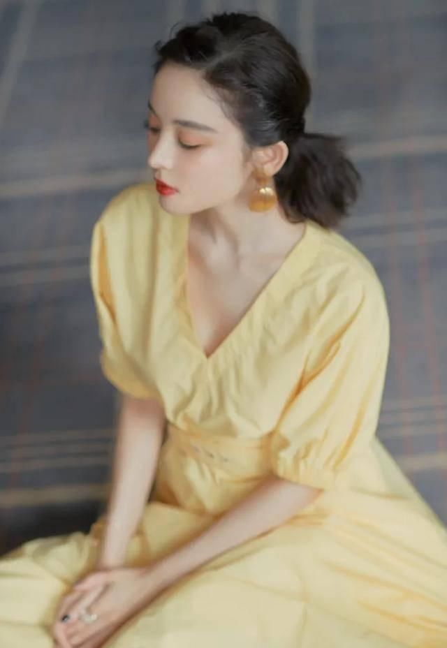  柠檬黄：惹眼柠檬黄，春夏上街就靠它！