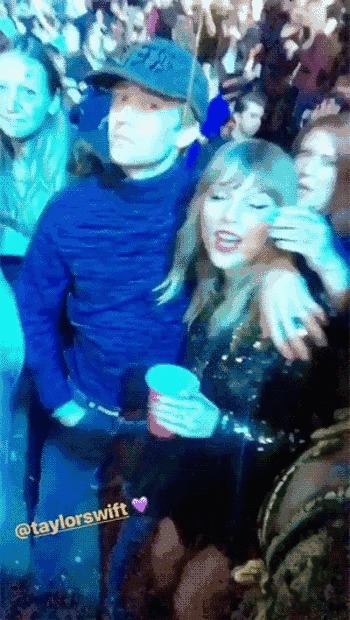 Taylor Swift近期街拍合辑：颜值衣品恢复中