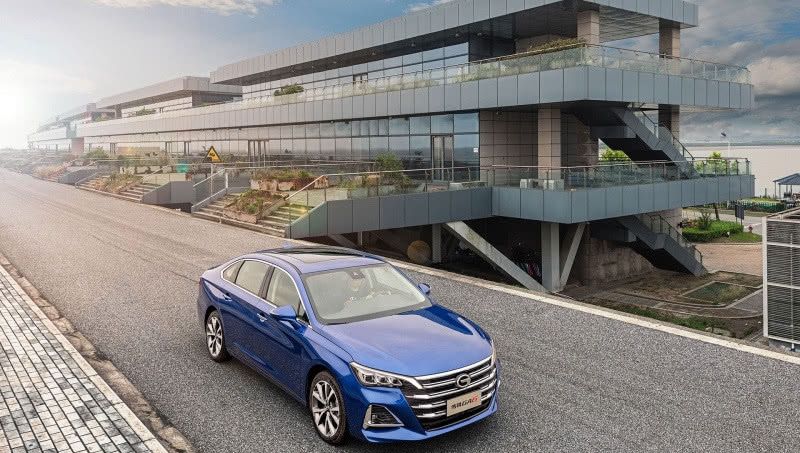  「中型家轿」广汽入门级中轿，轴距超2米8，1.5T＋6AT配四轮独悬，10.58万