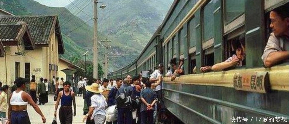  红旗轿车|老照片：1983年的中国彩色照片，开不起的红旗车，万元