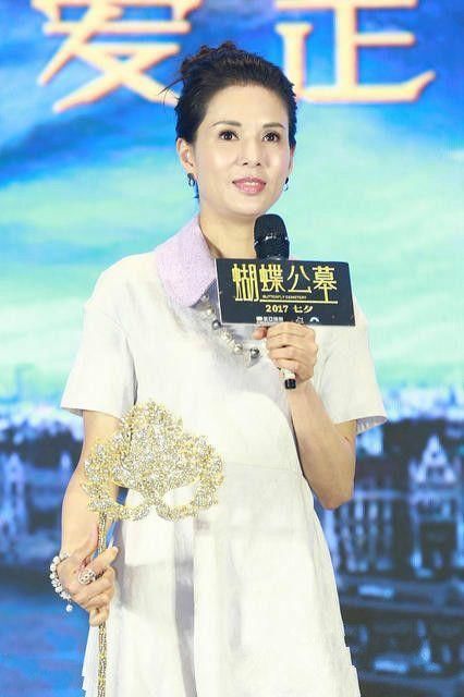 李若彤从不公布出生年份，一条红色裙子出卖了自己！