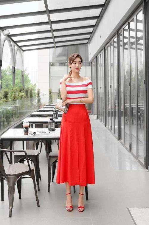 明艳舒畅的裙子，新潮又美观，秀出无法抗拒的美丽