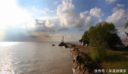 江苏发展最快港城，坐拥巨大优势地利，建市34年就成为了二线城市