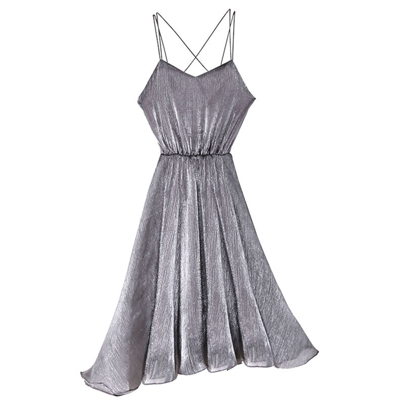 老婆胆子真大，跟我去海边竟然穿成这样!虽然很生气但是很养眼