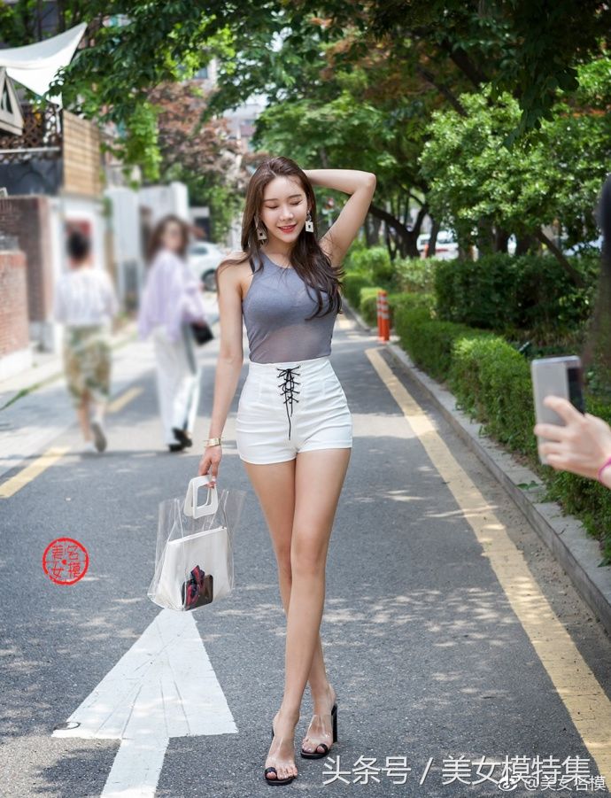 微胖小姐姐的街拍