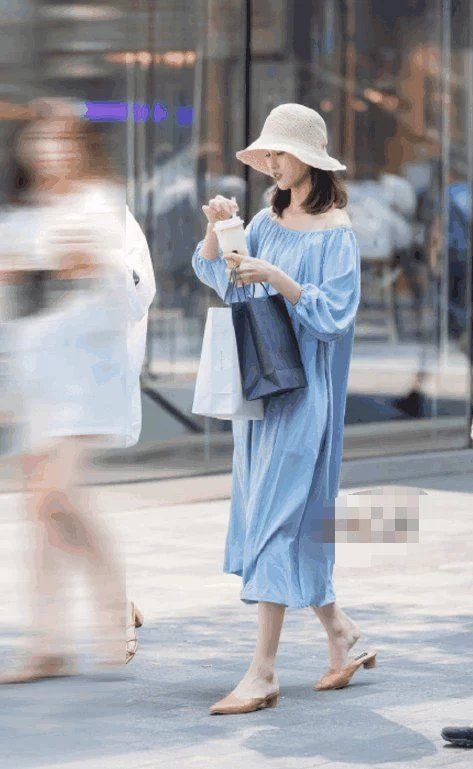 街拍: 凡间美女千千万, 唯有图4最好看!