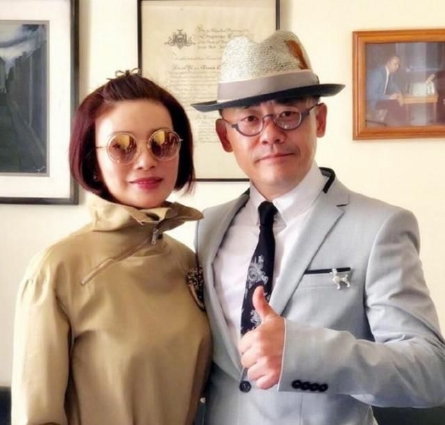 某某发声:周立波夫妇想搞“野鸡大学”骗中国人钱,让我捐1000万