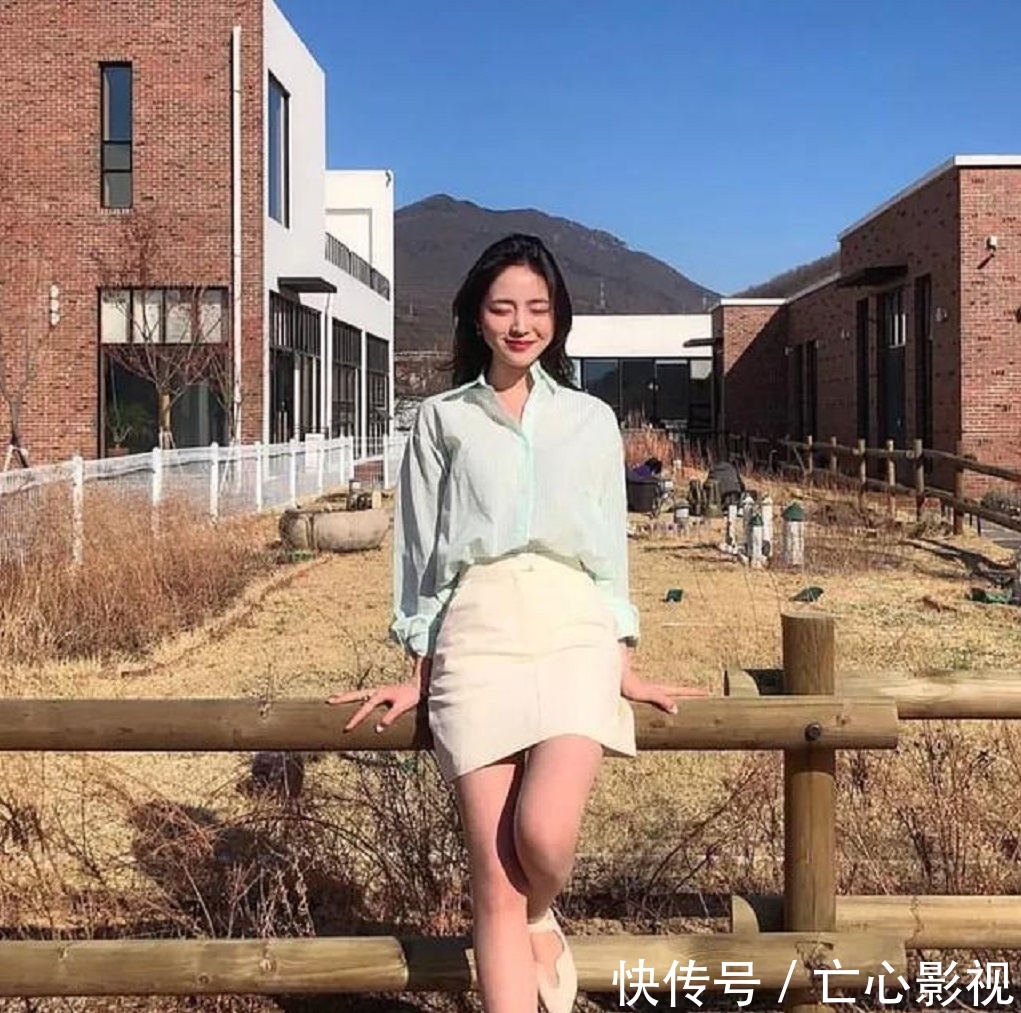  『半身裙』春季超火的衬衫+半裙穿搭，照着穿不要太有气质了！