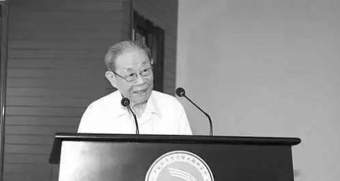  救援：救助坠崖驴友后失联，深圳两救援队员已不幸牺牲 | 新闻早