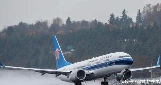 世界上最“辛苦”的航班，飞行时长达18个小时，乘客坐到腿麻