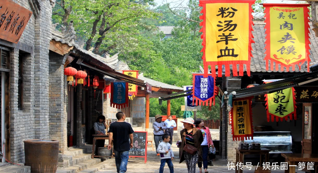 一碗面30一瓶水10块，成功把自己作死的景区，现在像鬼城！